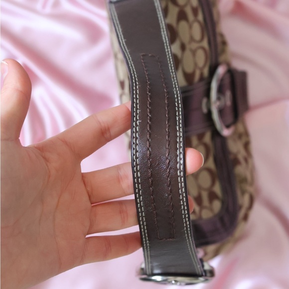 Vintage Coach Y2K SOHO Brown and Tan Signature Shoulder Bag - Picture 2 of 7